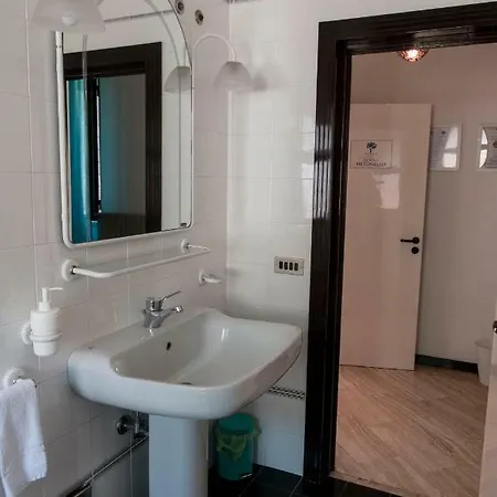 Bed & Breakfast Terradamarebari 3*